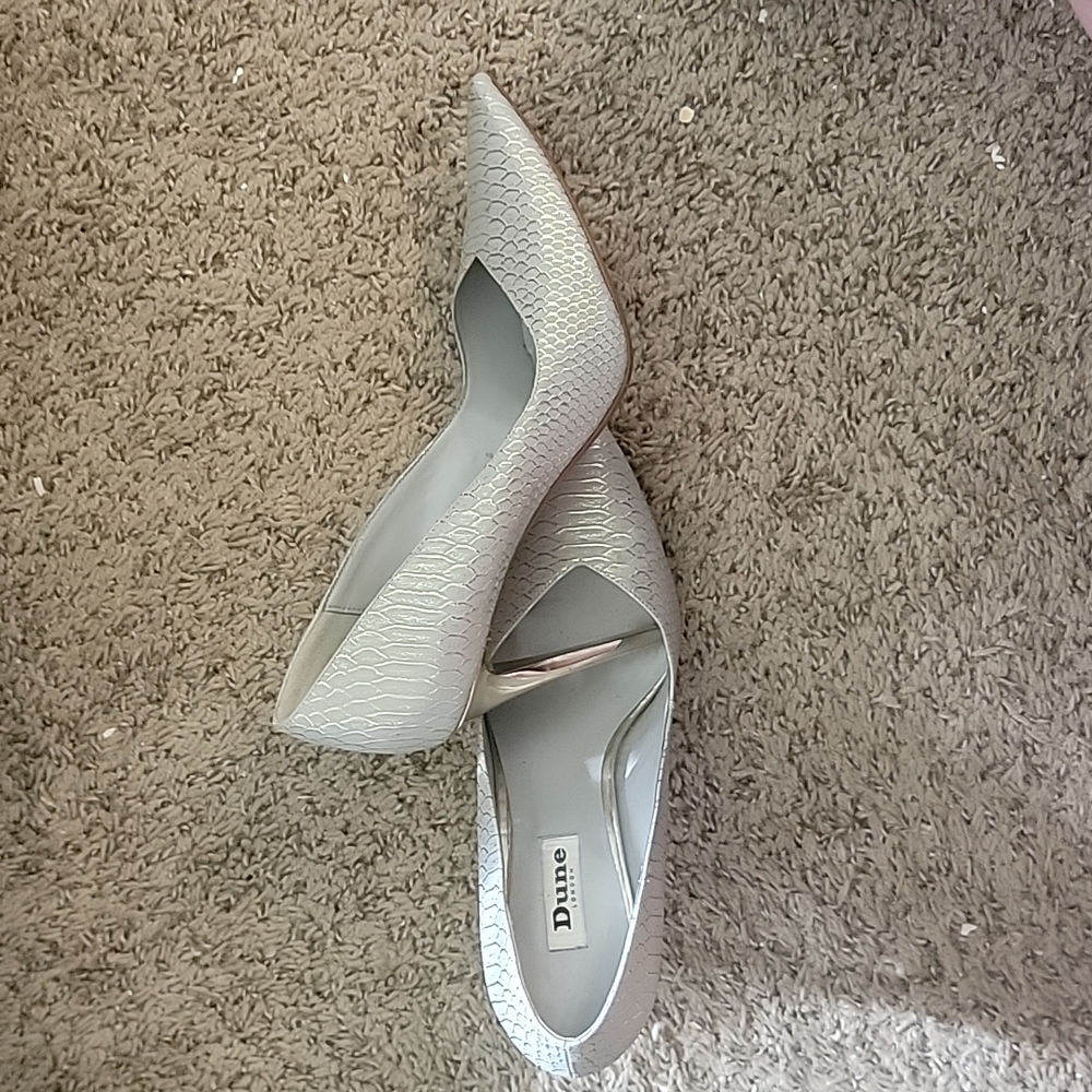 EUC gray and gold snake embossed pumps